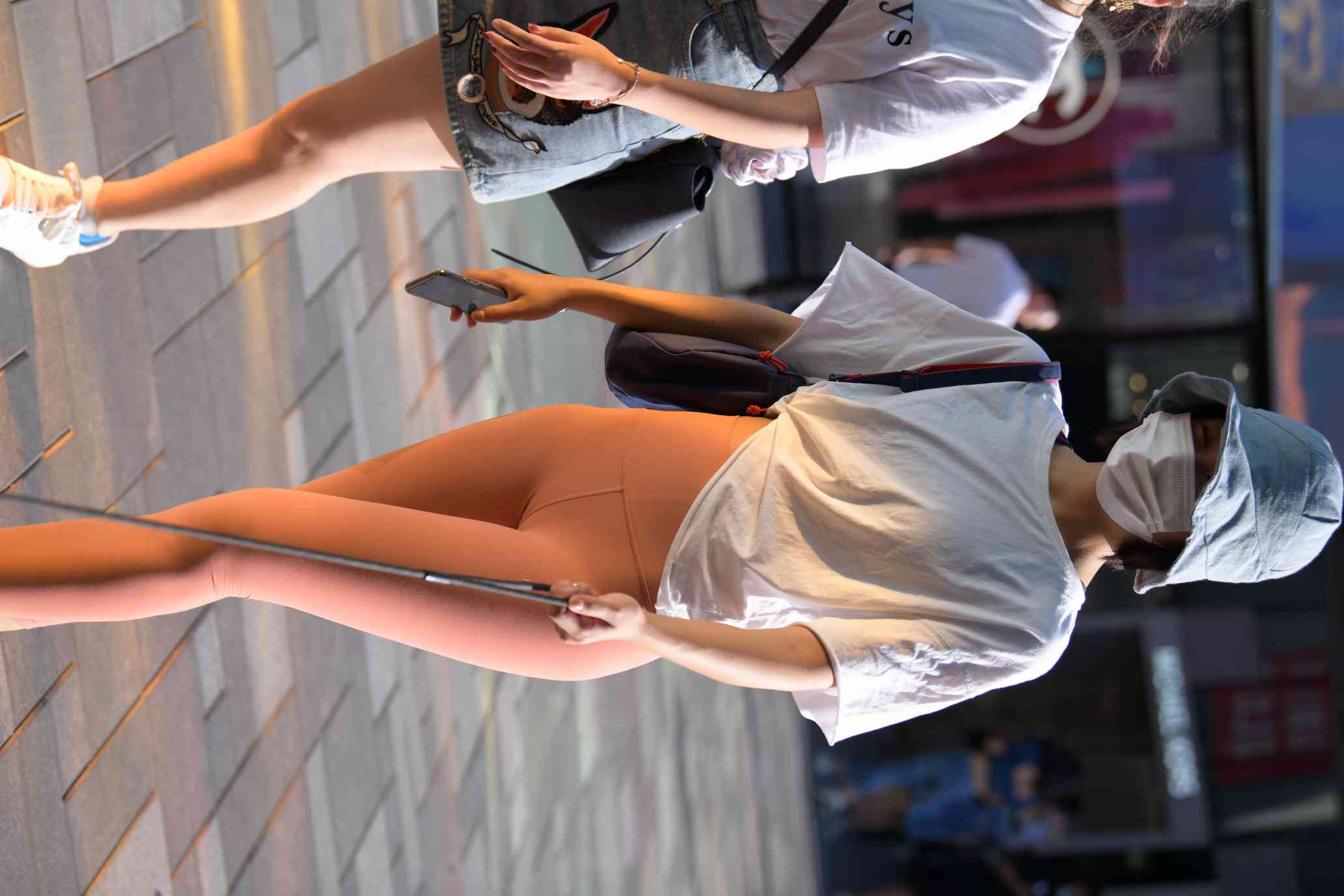 图片[2]-【免费】遛狗的瑜伽裤女人【60P】04031-喵图库
