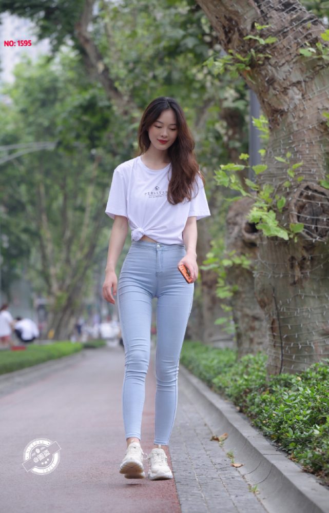 图片[1]-个子非常高的紧身牛仔裤女孩J2065 879P1V-25.5GB-喵图库