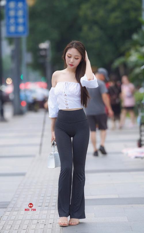 图片[1]-身材非常哇塞的瑜伽裤女孩  J1333 521P6V-21.6GB-喵图库