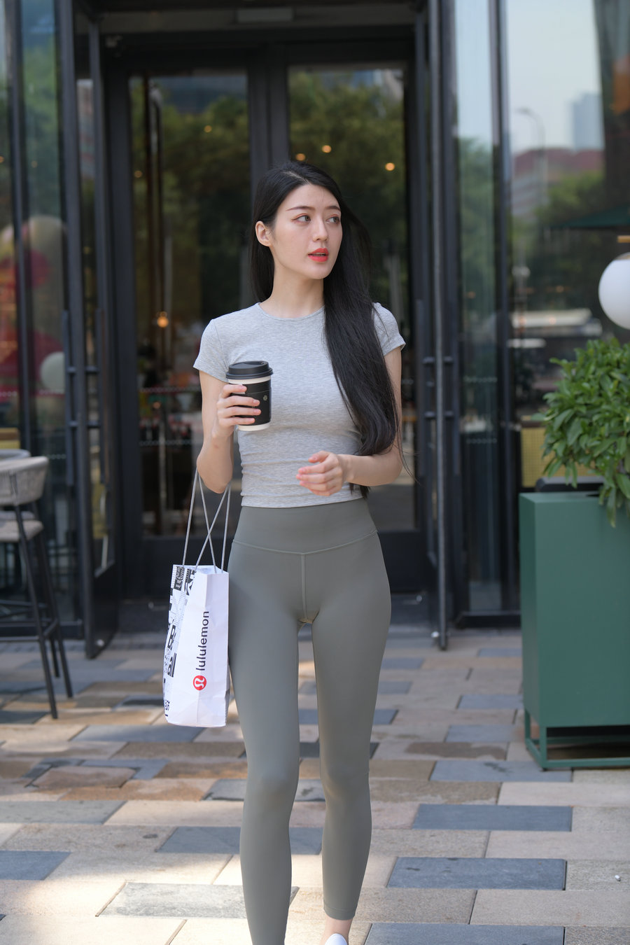 图片[4]-在外面逛街的瑜伽裤女孩J2240 449P1V-16.7GB-喵图库