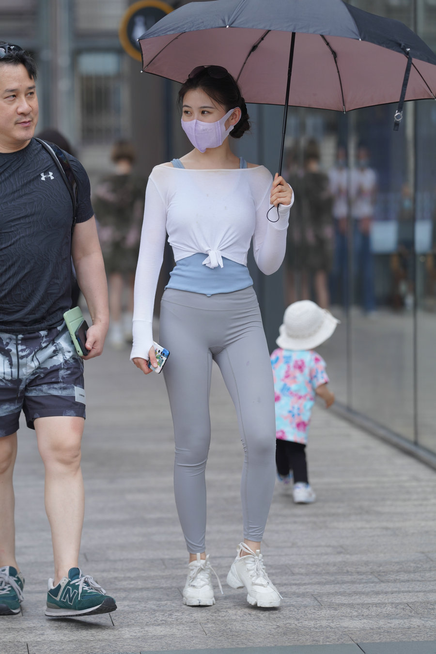 图片[1]-街拍逛街的瑜伽裤小女人  J2874 36P-469MB-喵图库