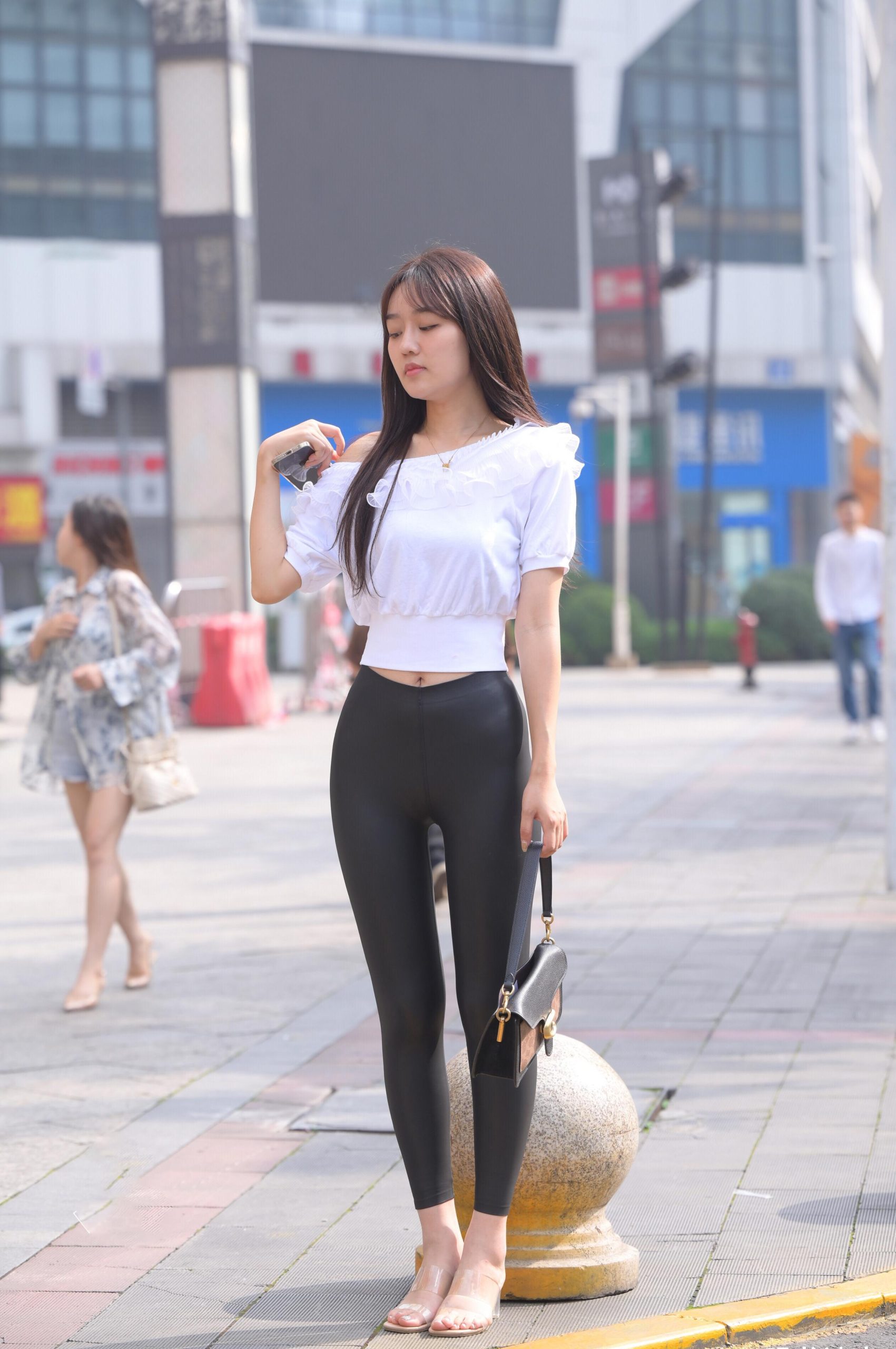 图片[4]-笑容非常甜美且治愈的皮裤女孩 J1945 751P1V-22.1GB-喵图库