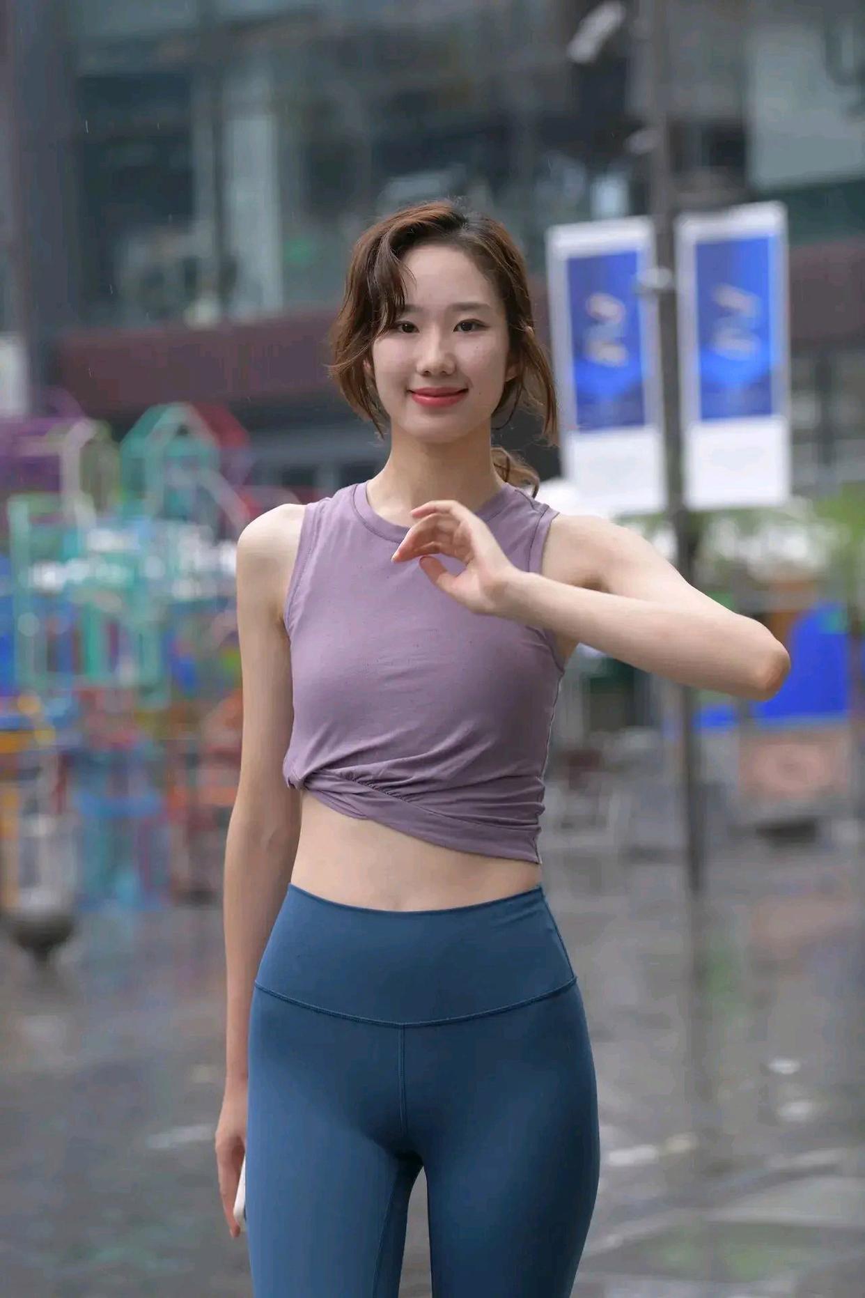 图片[2]-像刘亦菲的蓝色瑜伽裤姑娘J2234 552P1V-20.5GB-喵图库