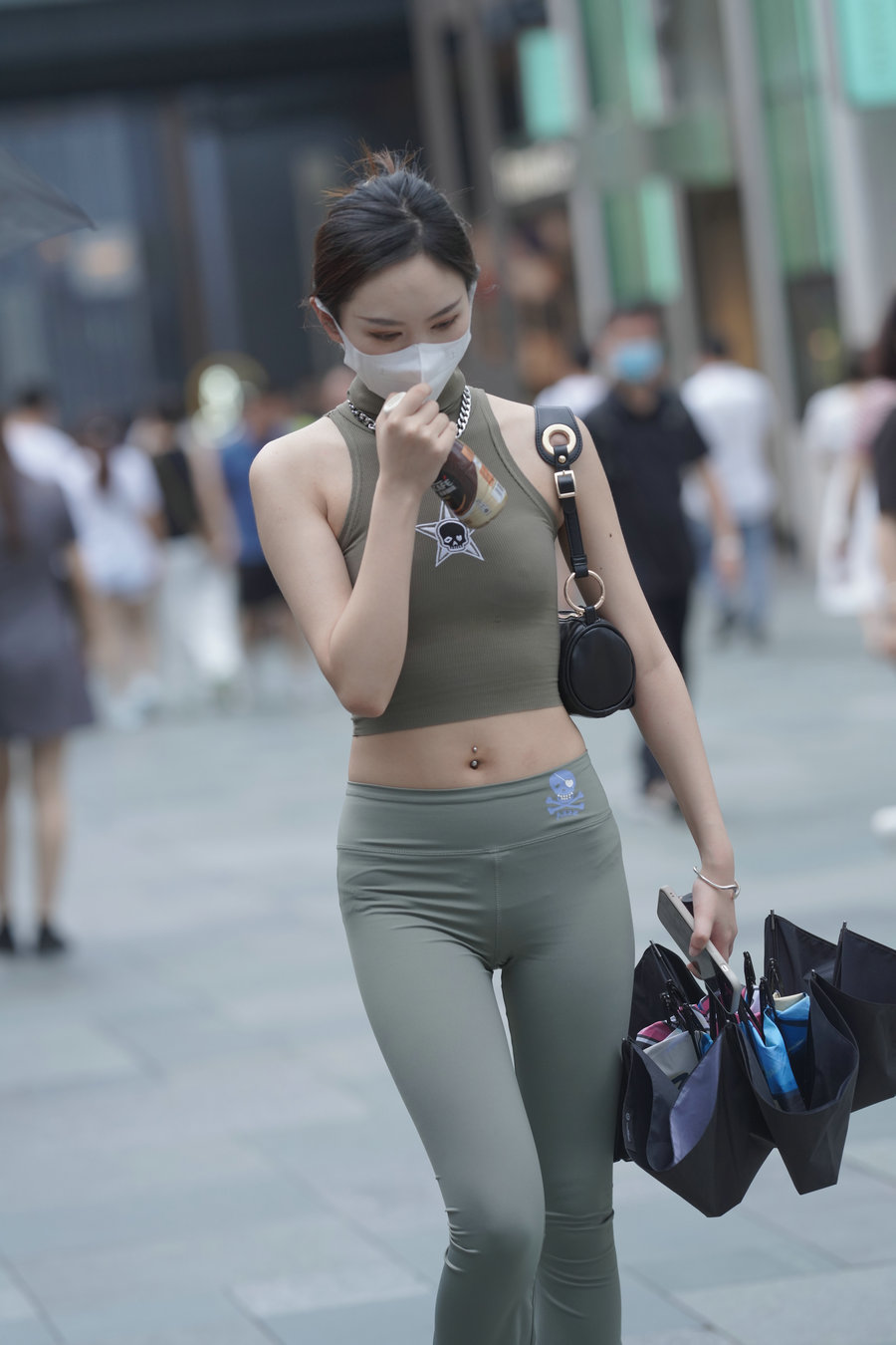 图片[1]-戴口罩的瑜伽裤小女人J3557 133P-1.43GB-喵图库