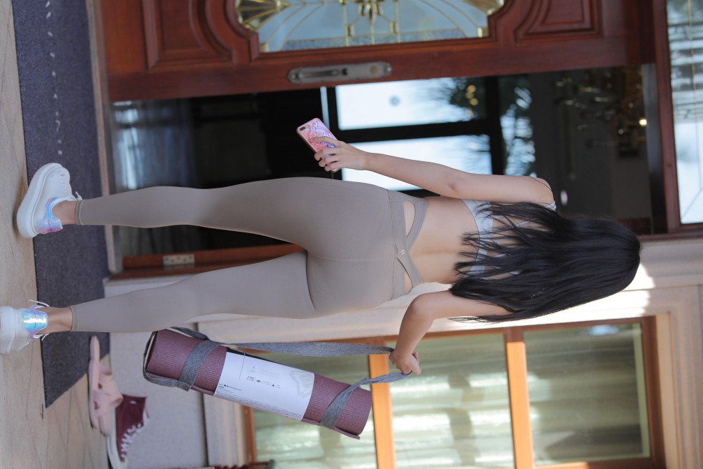图片[5]-灰色瑜伽裤温柔的女孩【369P】00058-喵图库