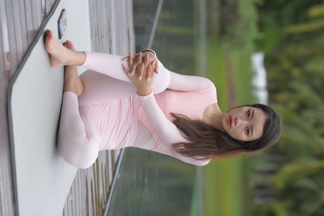 图片[7]-很漂亮眼睛也很大的白色瑜伽裤女孩【249P】00063-喵图库