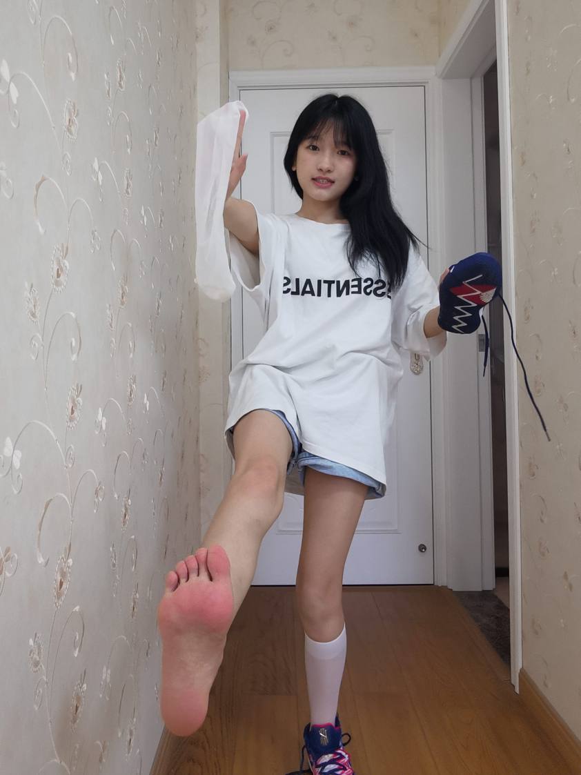 图片[1]-调皮的白袜女孩【149P】20017-喵图库