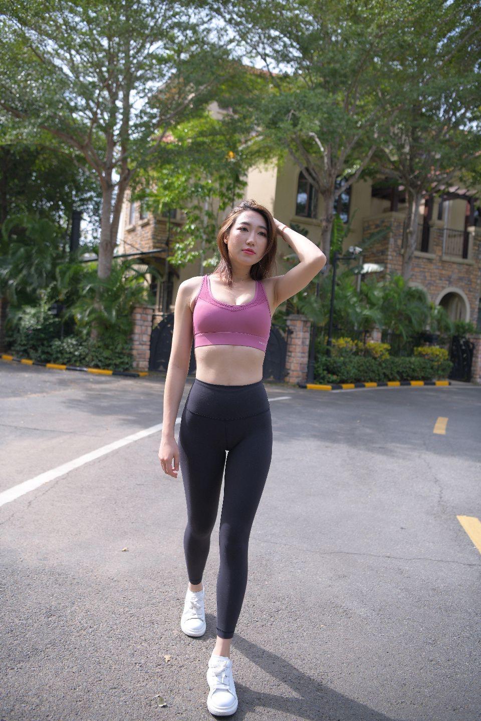 图片[1]-风情万种的瑜伽裤女人 J1531 375P5V-17.3GB-喵图库