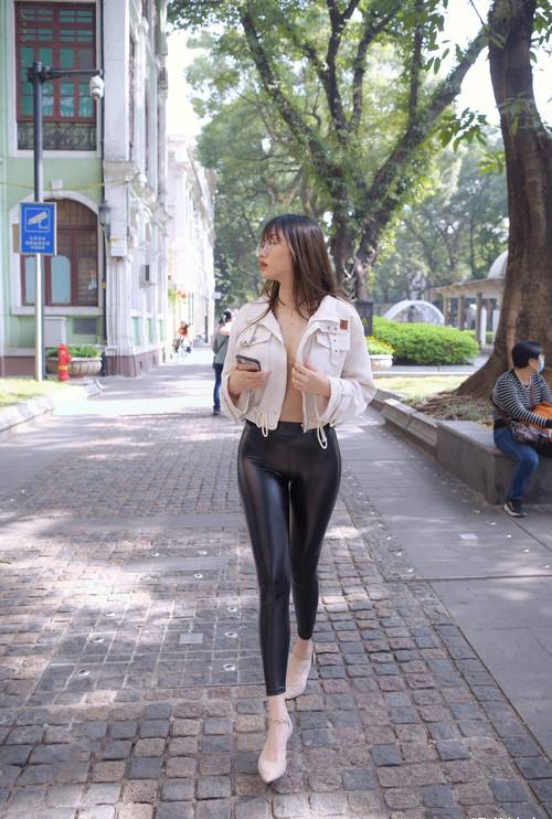 图片[3]-戴眼镜的皮裤女孩 J1473 1046P2V-35.5GB-喵图库