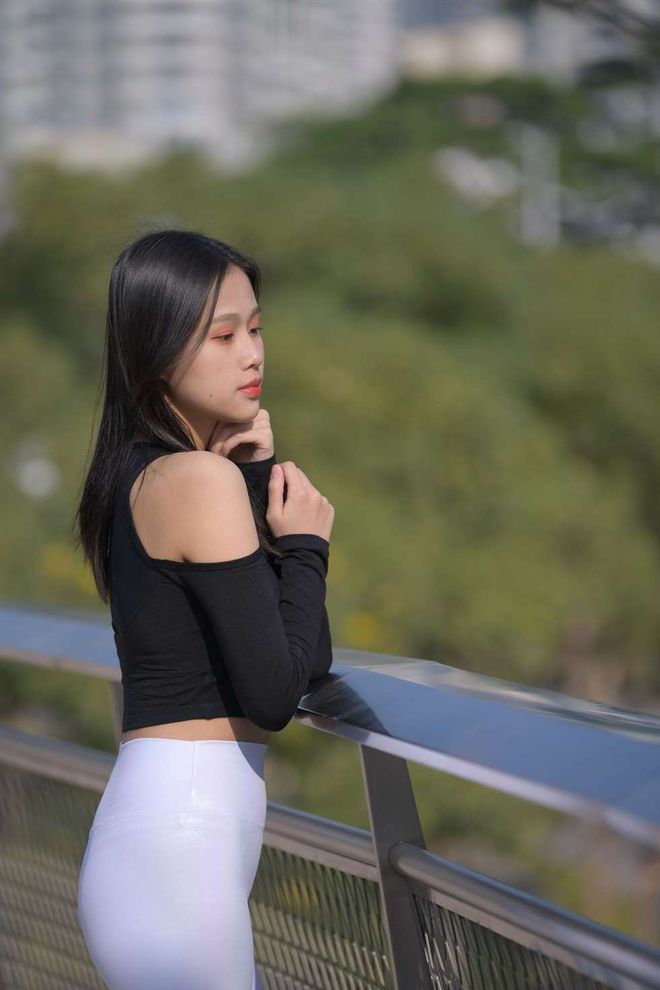 图片[4]-穿紧身白裤的端庄女孩 J1436 674P1V-22.2GB-喵图库