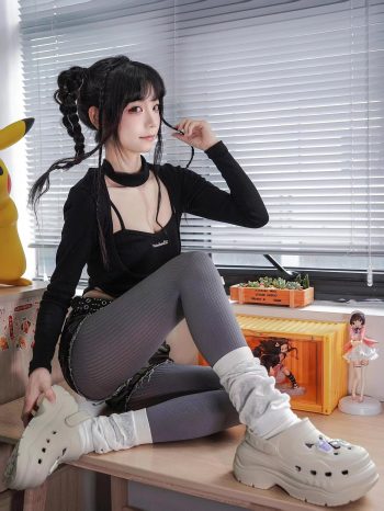 图片[9]-牛仔热裤+灰丝姑娘玩自拍-喵图库
