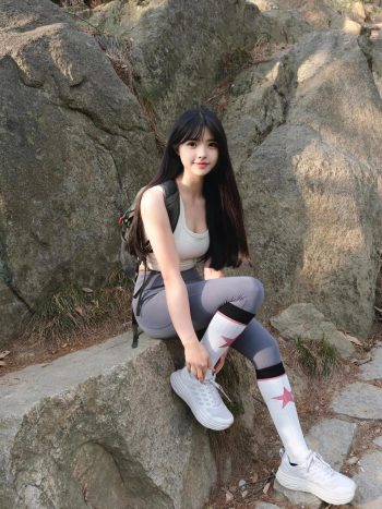 图片[7]-爱爬山的瑜伽裤MM，太甜美了！~-喵图库
