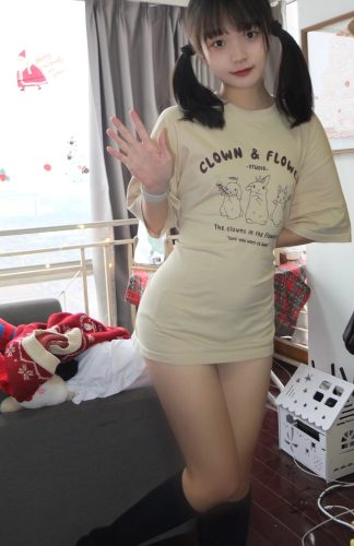 图片[9]-网格丝袜的清纯双马尾小姑娘-喵图库