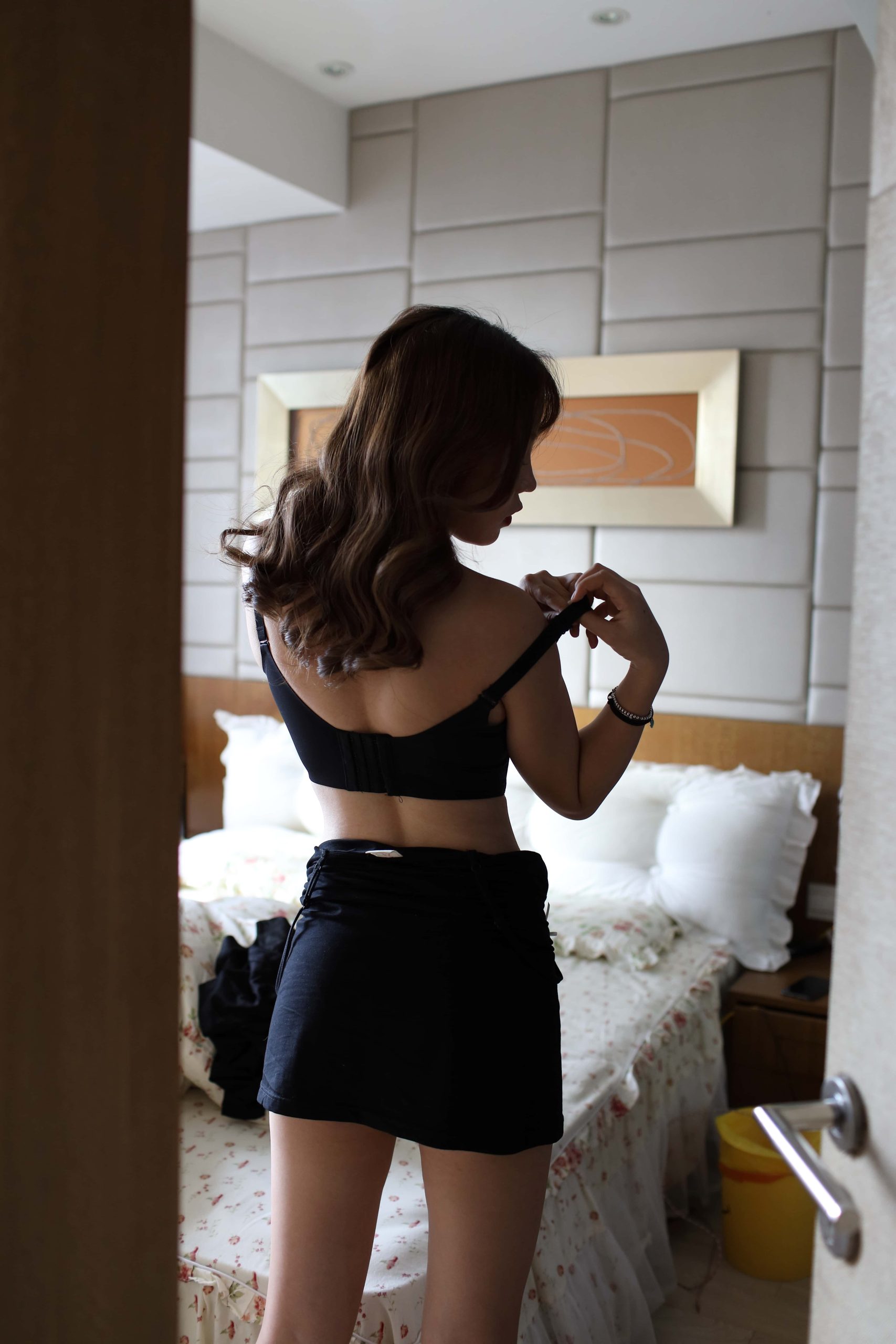 图片[1]-准备出门的黑丝高跟女孩、身材超级好【136P】MJ016-喵图库